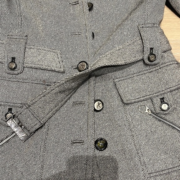 Wool Trench coat with removal fur collar - Picture 5 of 14